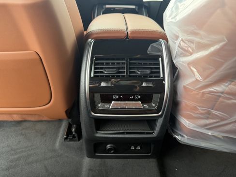Used 2027 BMW X7 xDrive40i w/ Executive Package AWD/4WD image 18
