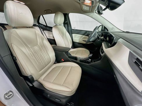 Used 2024 Buick Encore GX Avenir w/ Avenir Technology Package FWD image 30