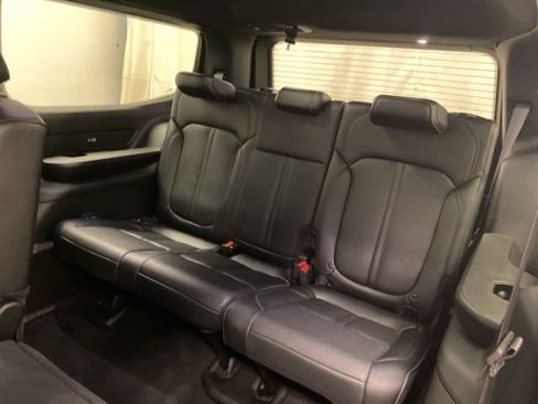 Used 2023 Jeep Wagoneer Series II w/ Premium Group I AWD/4WD image 22