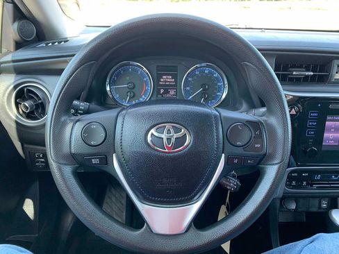 Used 2019 Toyota Corolla LE image 14