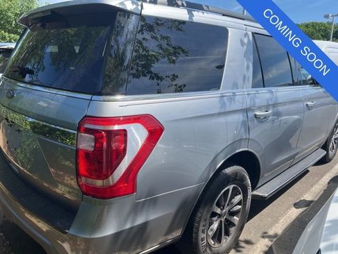 Used 2021 Ford Expedition XLT RWD image 3