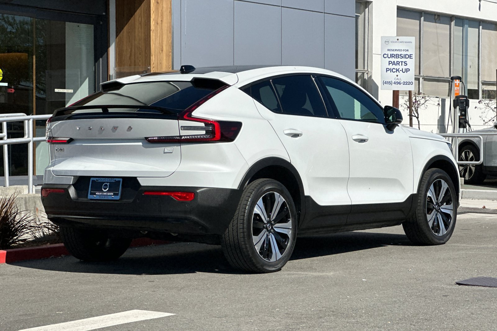 Certified 2023 Volvo C40 P8 Recharge Plus w/ Protection Package Premier AWD/4WD image 2