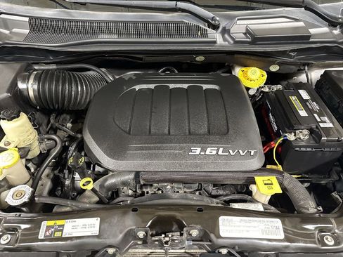 Used 2015 Dodge Grand Caravan American Value Package w/ UConnect Hands-Free Group FWD image 24
