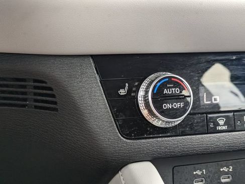 Used 2025 Mitsubishi Outlander SE FWD image 31