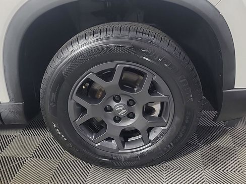 Certified 2023 Honda Pilot TrailSport image 3