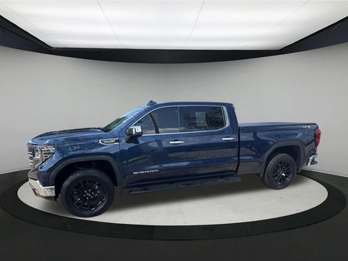 Used 2022 GMC Sierra 1500 SLT w/ SLT Convenience Package AWD/4WD image 2