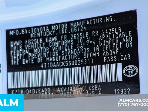 Used 2025 Toyota Camry SE image 62