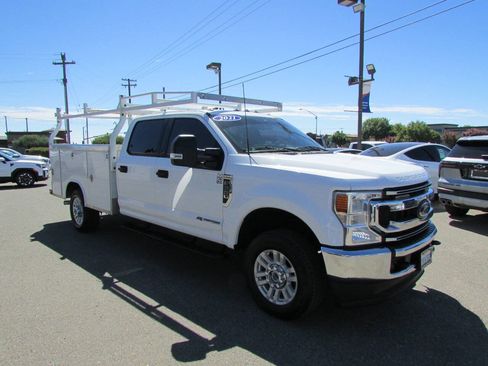 Used 2021 Ford F350 XLT AWD/4WD image 2