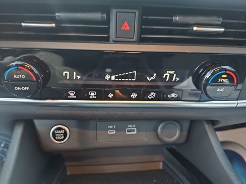 Used 2023 Nissan Rogue SV image 22