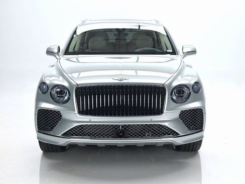 Used 2025 Bentley Bentayga Extended Wheelbase image 41