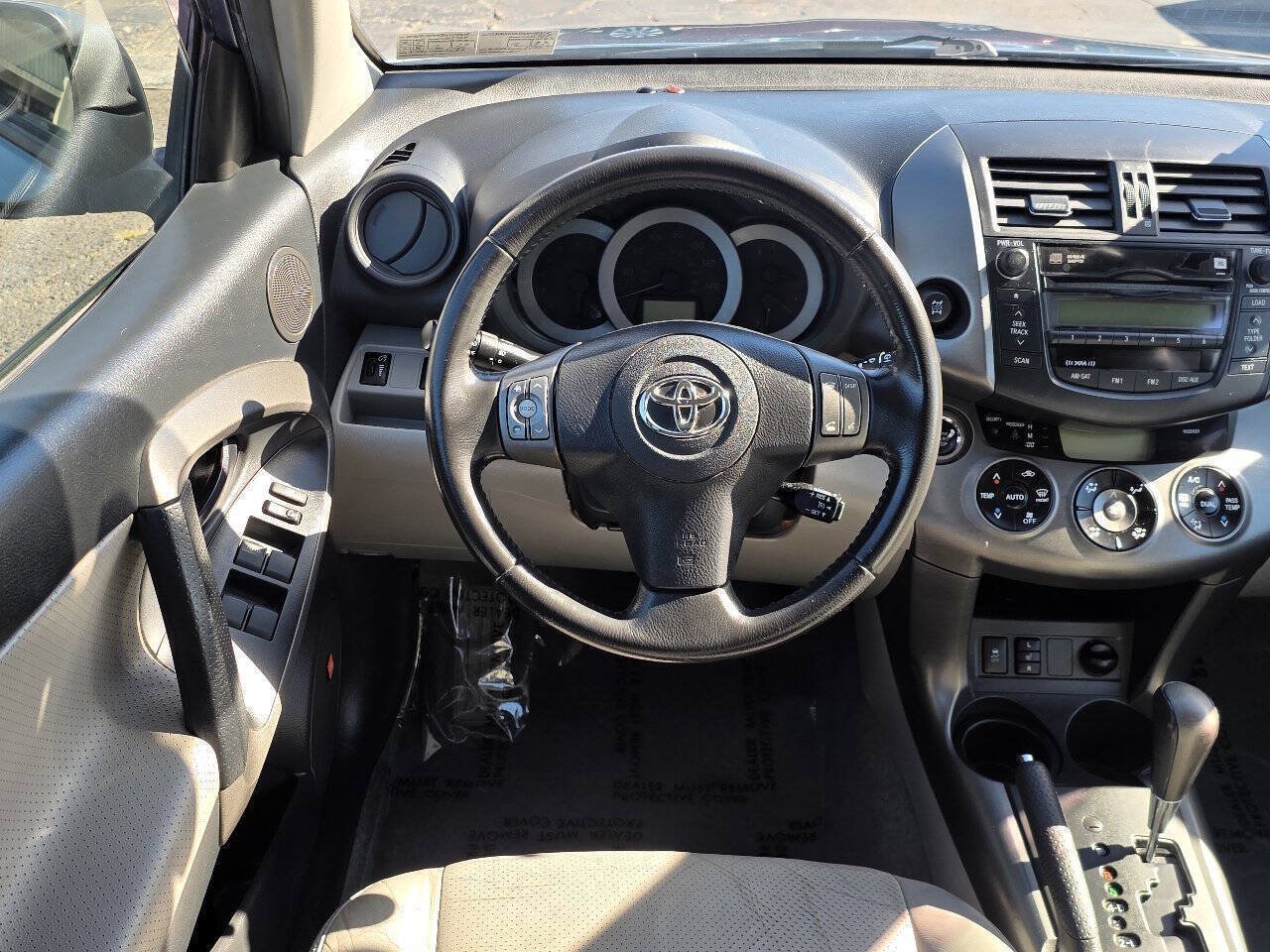 Used 2011 Toyota RAV4 Limited w/ Limited Extra Value Pkg AWD/4WD image 18
