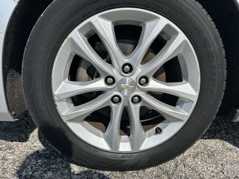 Used 2018 Chevrolet Malibu LT image 16