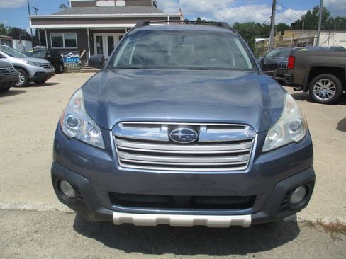 Used 2013 Subaru Outback 2.5i Limited AWD/4WD image 9
