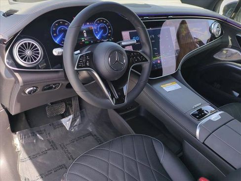 New 2026 Mercedes-Benz EQS 550 4MATIC SUV image 3