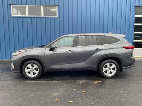 Used 2020 Toyota Highlander LE image 15