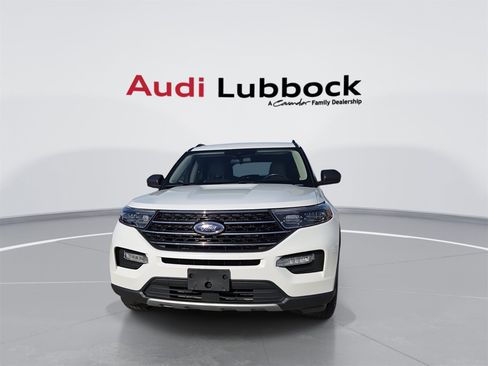 Used 2020 Ford Explorer XLT w/ Equipment Group 202A image 3