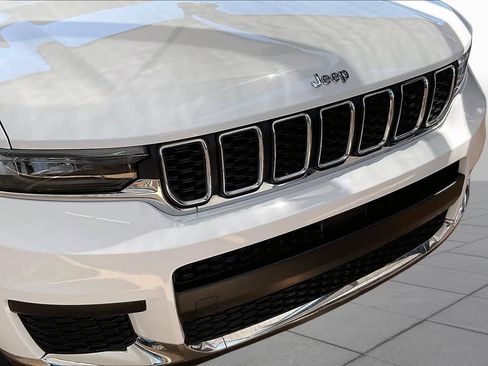 Used 2023 Jeep Grand Cherokee L Laredo AWD/4WD image 29