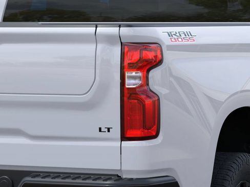 New 2026 Chevrolet Silverado 1500 LT Trail Boss w/ Dark Appearance Package AWD/4WD image 11