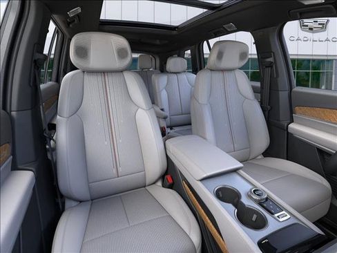 New 2026 Cadillac Vistiq Luxury w/ LPO, Floor Liner Package image 16