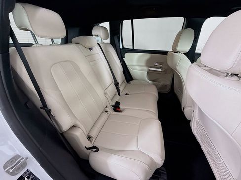 Used 2025 Mercedes-Benz GLB 250 4MATIC image 26