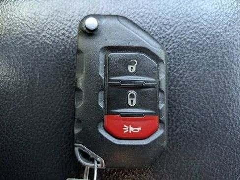 Used 2018 Jeep Wrangler Unlimited Sport S AWD/4WD image 29