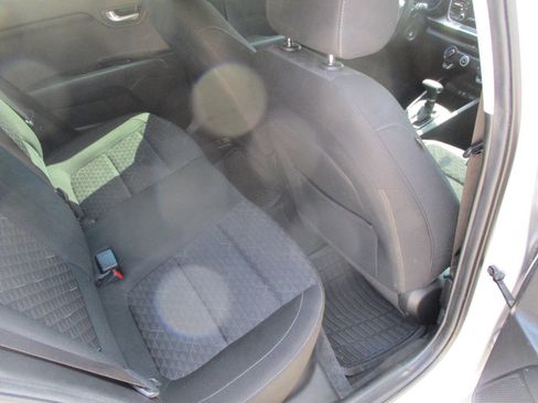 Used 2019 Kia Rio S image 10