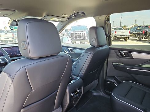 New 2026 Buick Enclave Preferred w/ Power Package FWD image 9