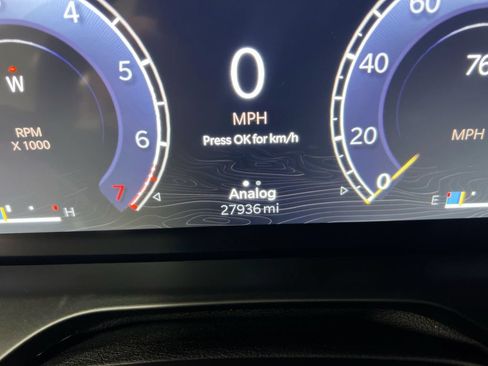 Used 2025 Jeep Grand Cherokee Altitude AWD/4WD image 13