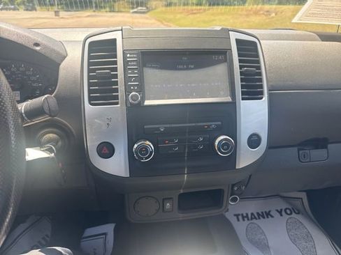 Used 2019 Nissan Frontier SV RWD image 18