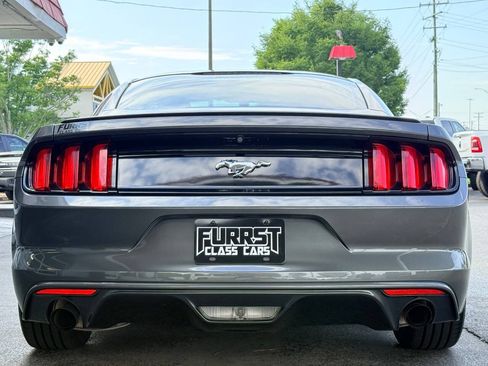 Used 2015 Ford Mustang Coupe RWD image 4
