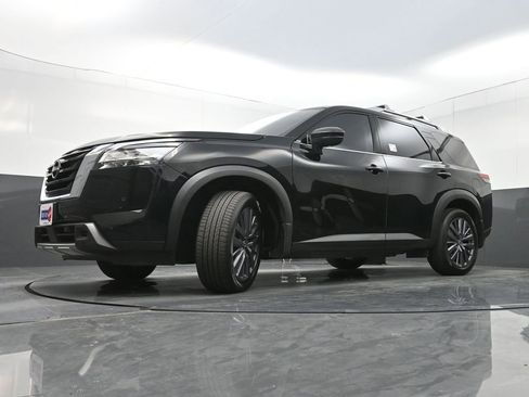 Used 2024 Nissan Pathfinder SL w/ SL Premium Package image 30