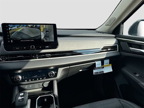 New 2025 Mitsubishi Outlander SE image 24