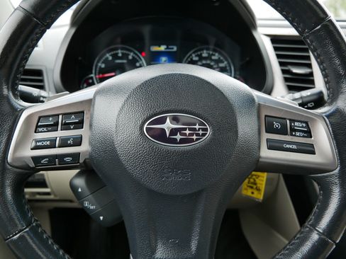 Used 2013 Subaru Outback 3.6R Limited w/ Moonroof Pkg AWD/4WD image 25