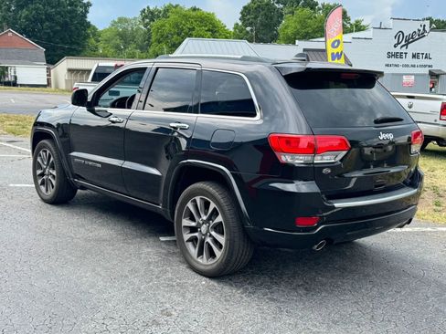 Used 2018 Jeep Grand Cherokee Overland RWD image 7