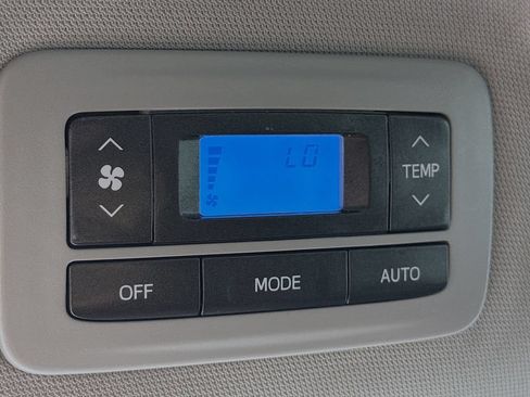Used 2017 Toyota Sienna LE FWD image 25