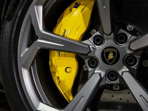 Used 2023 Lamborghini Urus S image 24