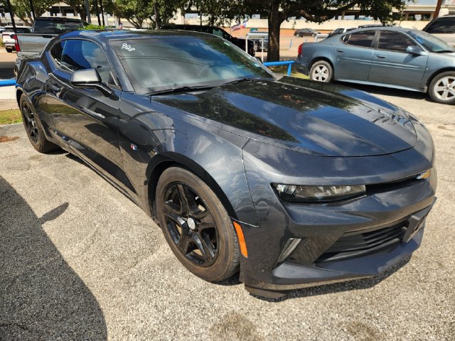 Used 2017 Chevrolet Camaro LT RWD image 1
