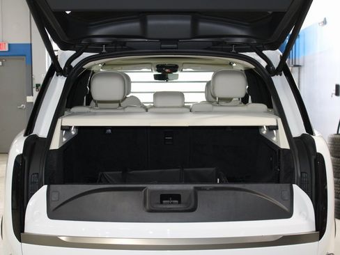 Used 2024 Land Rover Range Rover SE image 42