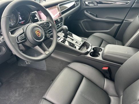 New 2026 Porsche Macan S image 4