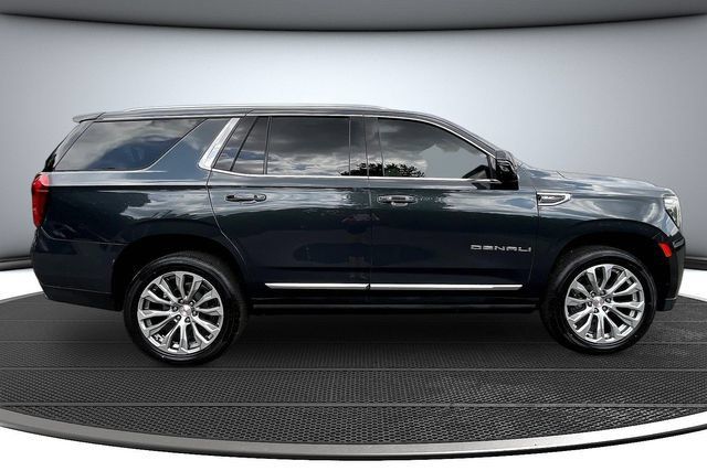 Used 2021 GMC Yukon Denali w/ Denali Premium Package AWD/4WD image 4