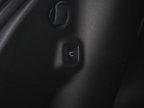 Used 2018 Jeep Compass Trailhawk w/ Leather Interior Group AWD/4WD image 17