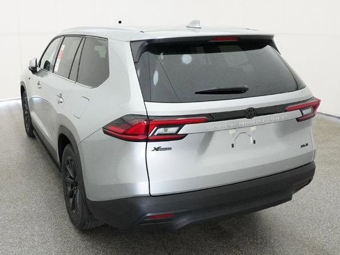 New 2026 Toyota Grand Highlander FWD image 11
