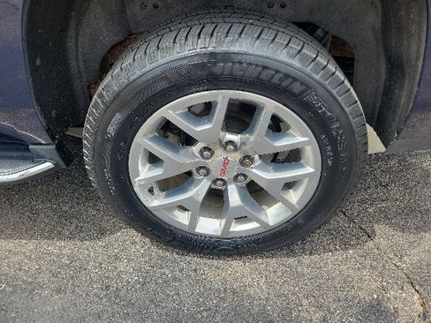 Used 2019 GMC Yukon SLE w/ SLE Value Package AWD/4WD image 13