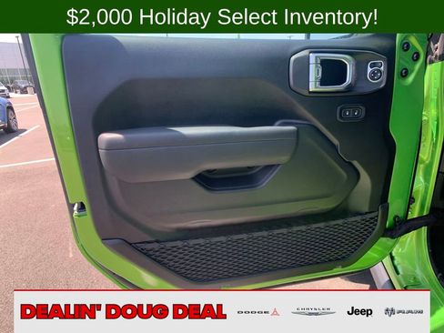 New 2025 Jeep Gladiator Willys image 13