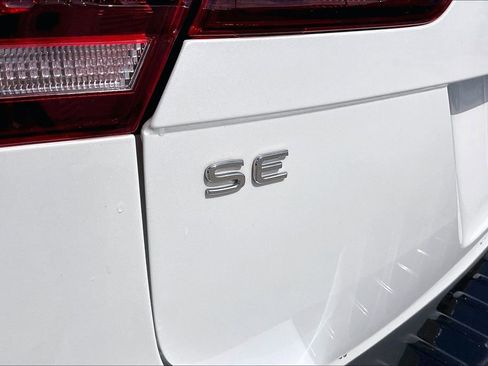 Used 2024 Volkswagen Tiguan SE R-Line image 21