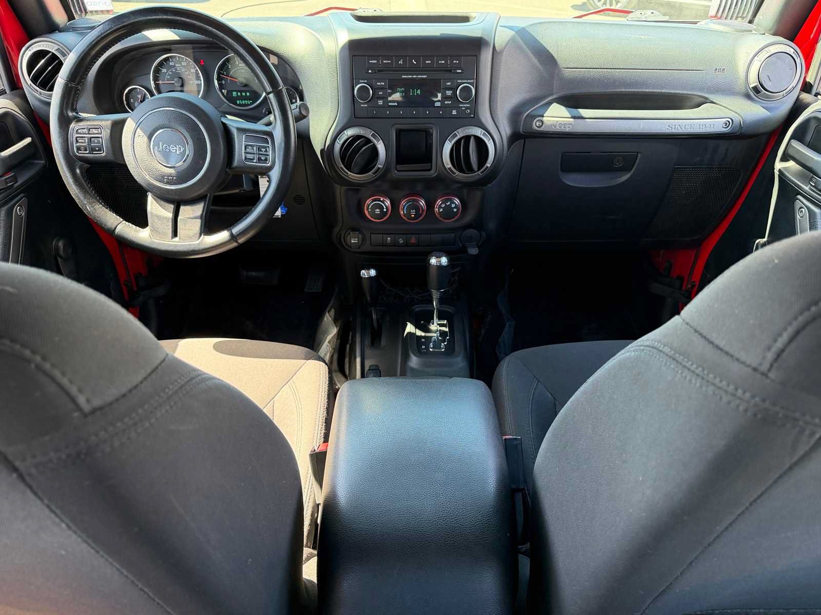 Used 2016 Jeep Wrangler Unlimited Sport w/ Connectivity Group AWD/4WD image 23