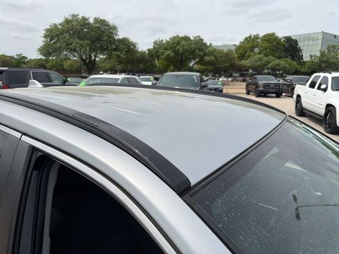 Used 2022 Toyota RAV4 LE image 5