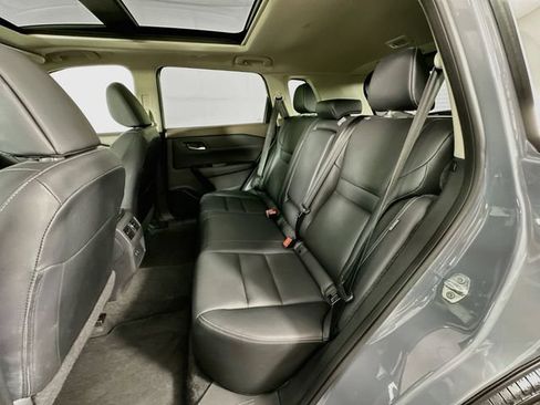 Used 2023 Nissan Rogue SL AWD/4WD image 26