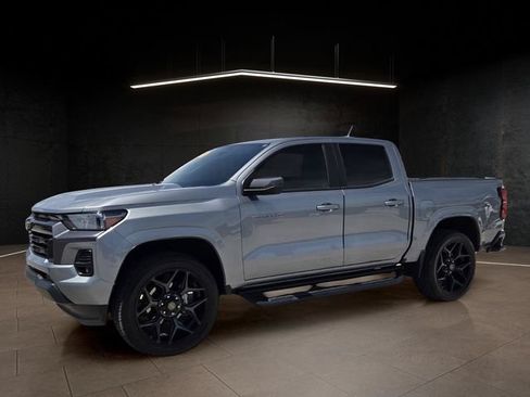 Used 2024 Chevrolet Colorado LT w/ LT Convenience Package RWD image 3
