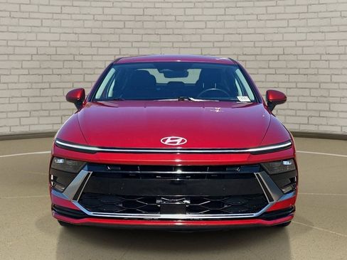 Used 2025 Hyundai Sonata SEL FWD image 2